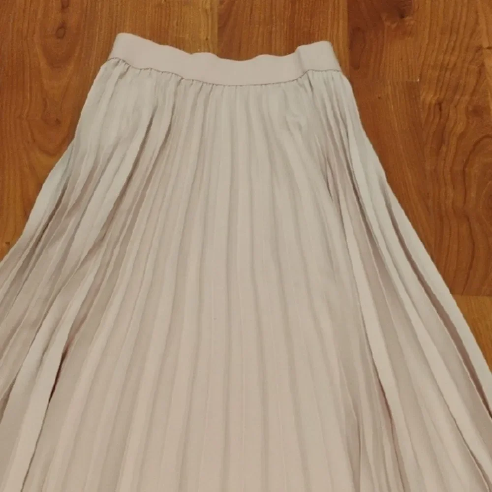 Daniel Rainn Soft Cream Button-Down A-Line Skirt